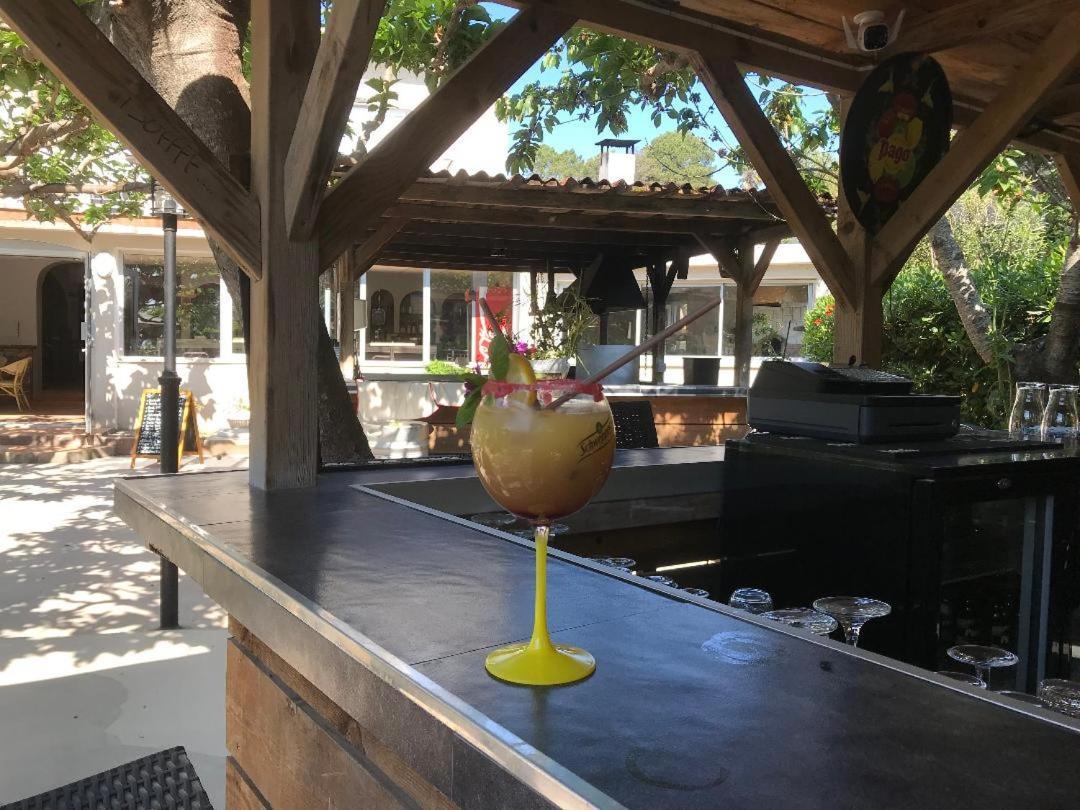 Hotel Restaurant Les Chasseurs Marine de Pietracorbara ภายนอก รูปภาพ